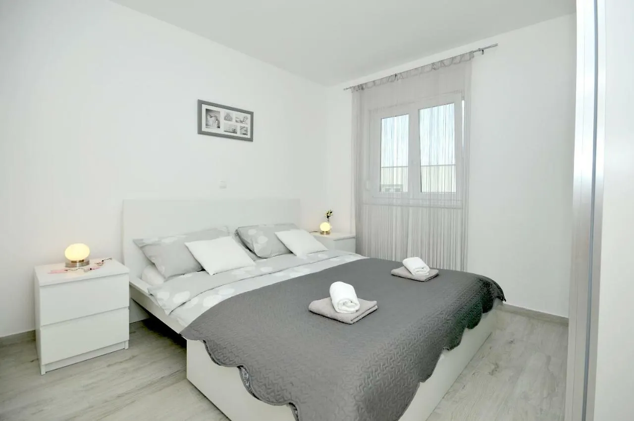 Apartments Adrian Trogir Croatie